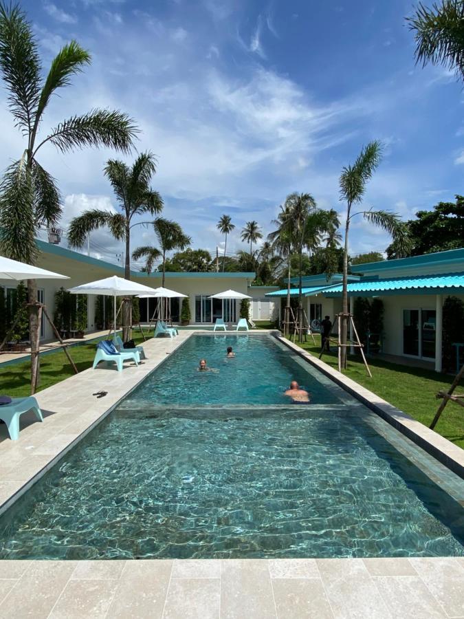 Le Petit Saint Tropez Hotell Khanom Eksteriør bilde