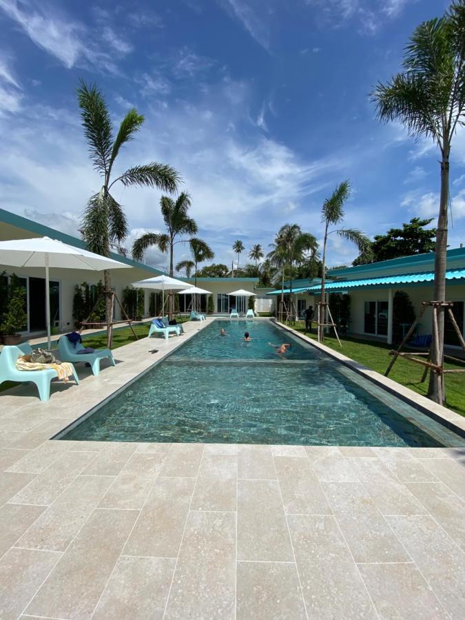 Le Petit Saint Tropez Hotell Khanom Eksteriør bilde