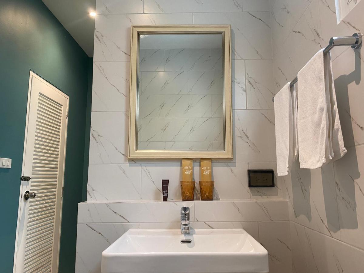 Le Petit Saint Tropez Hotell Khanom Eksteriør bilde